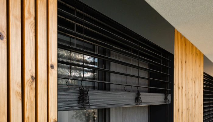 Ako na tepelné mosty pri žalúziových boxoch: Analýza izolácií pre prax