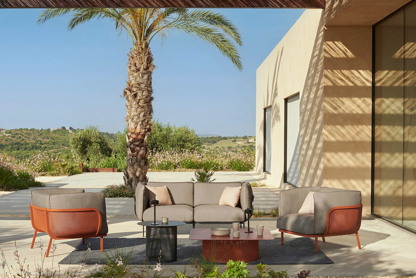 Ležadlo s pravou opierkou Cabla