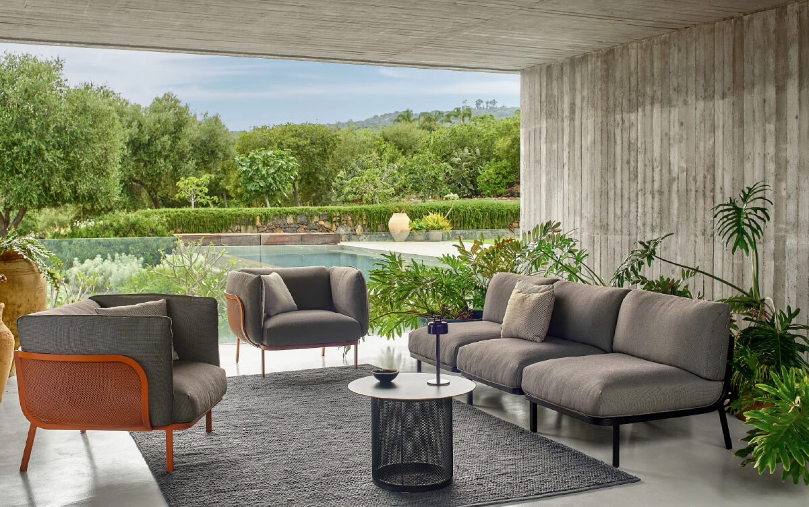 Ležadlo s pravou opierkou Cabla