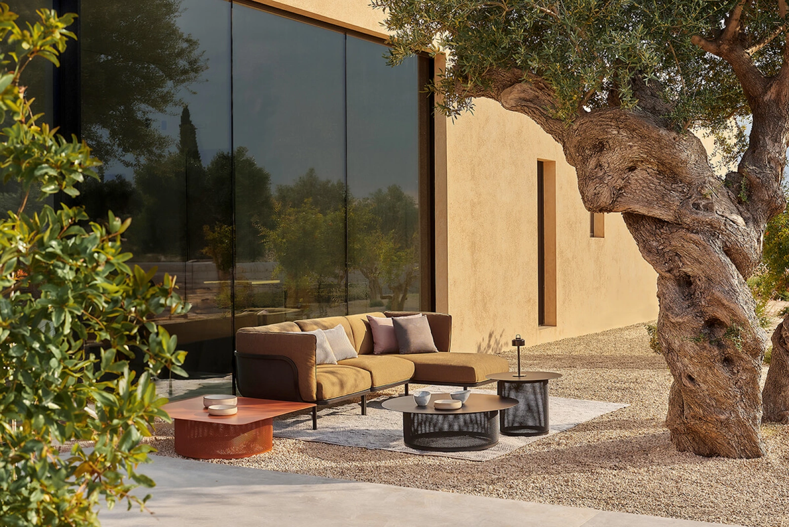 Ležadlo s pravou opierkou Cabla