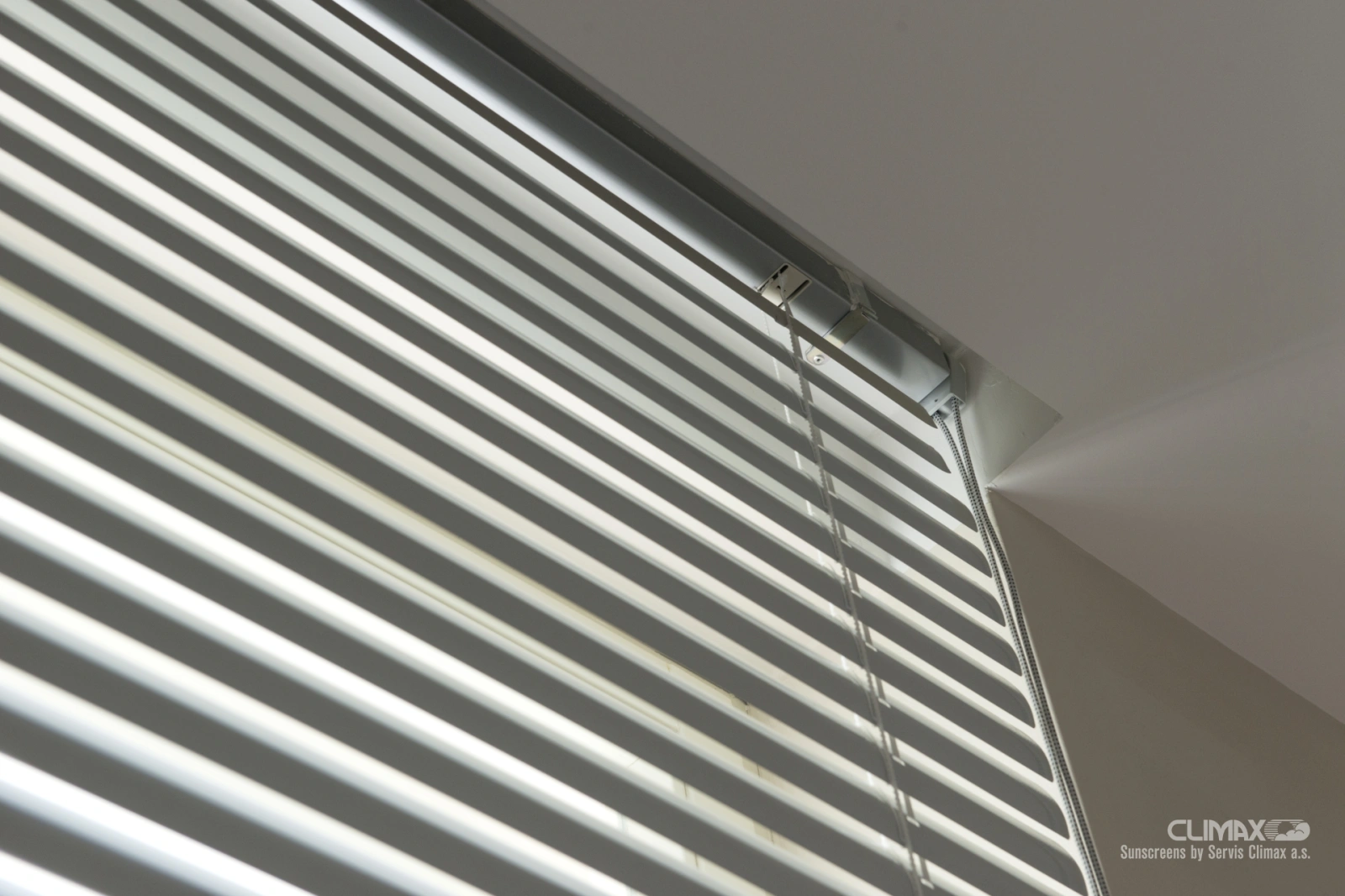 Hliníkové žalúzie INT 50