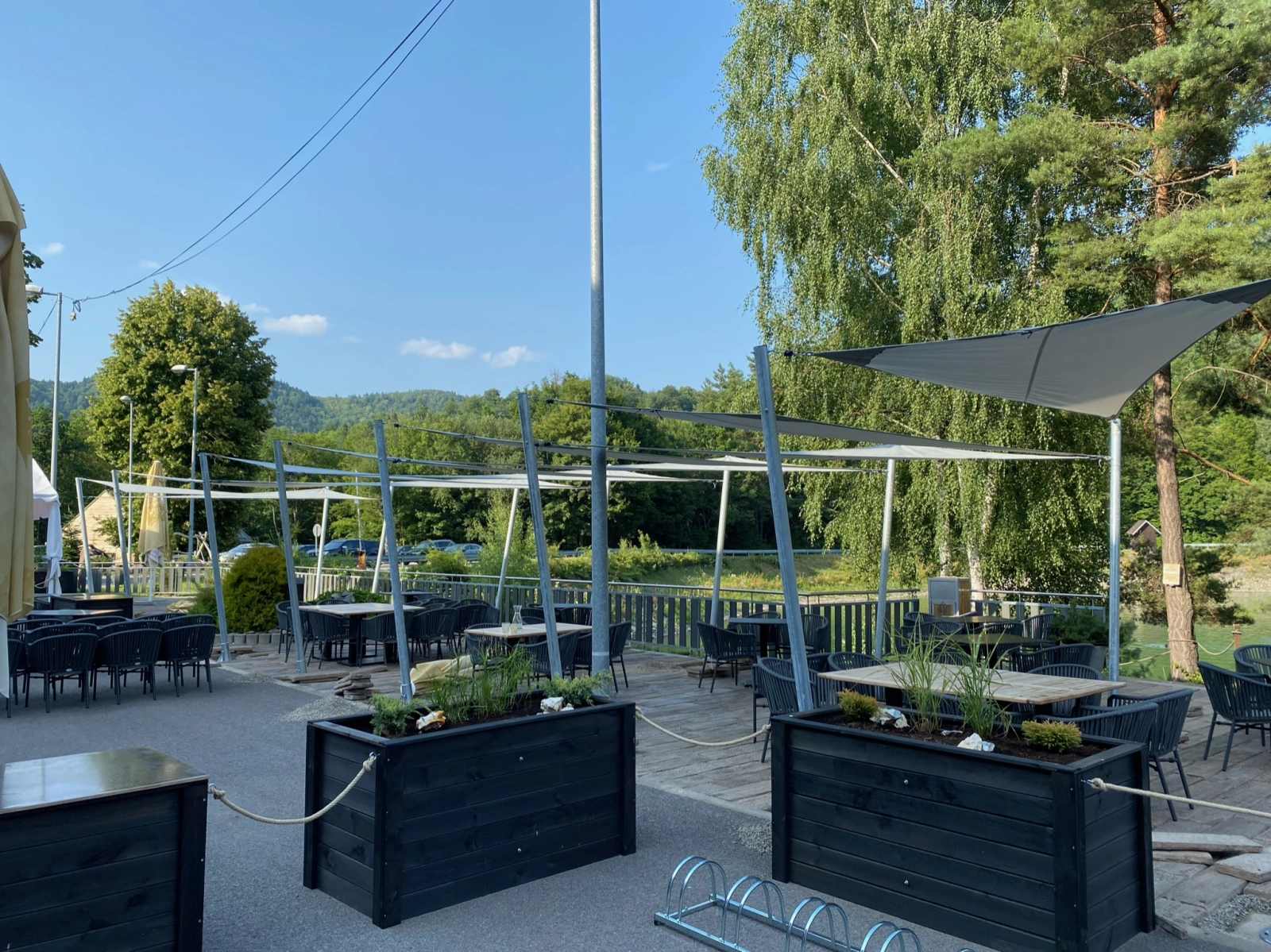 Fixné slnečné plachty