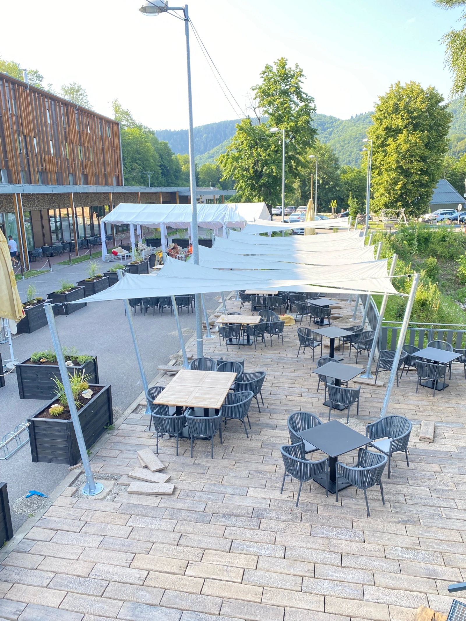 Fixné slnečné plachty