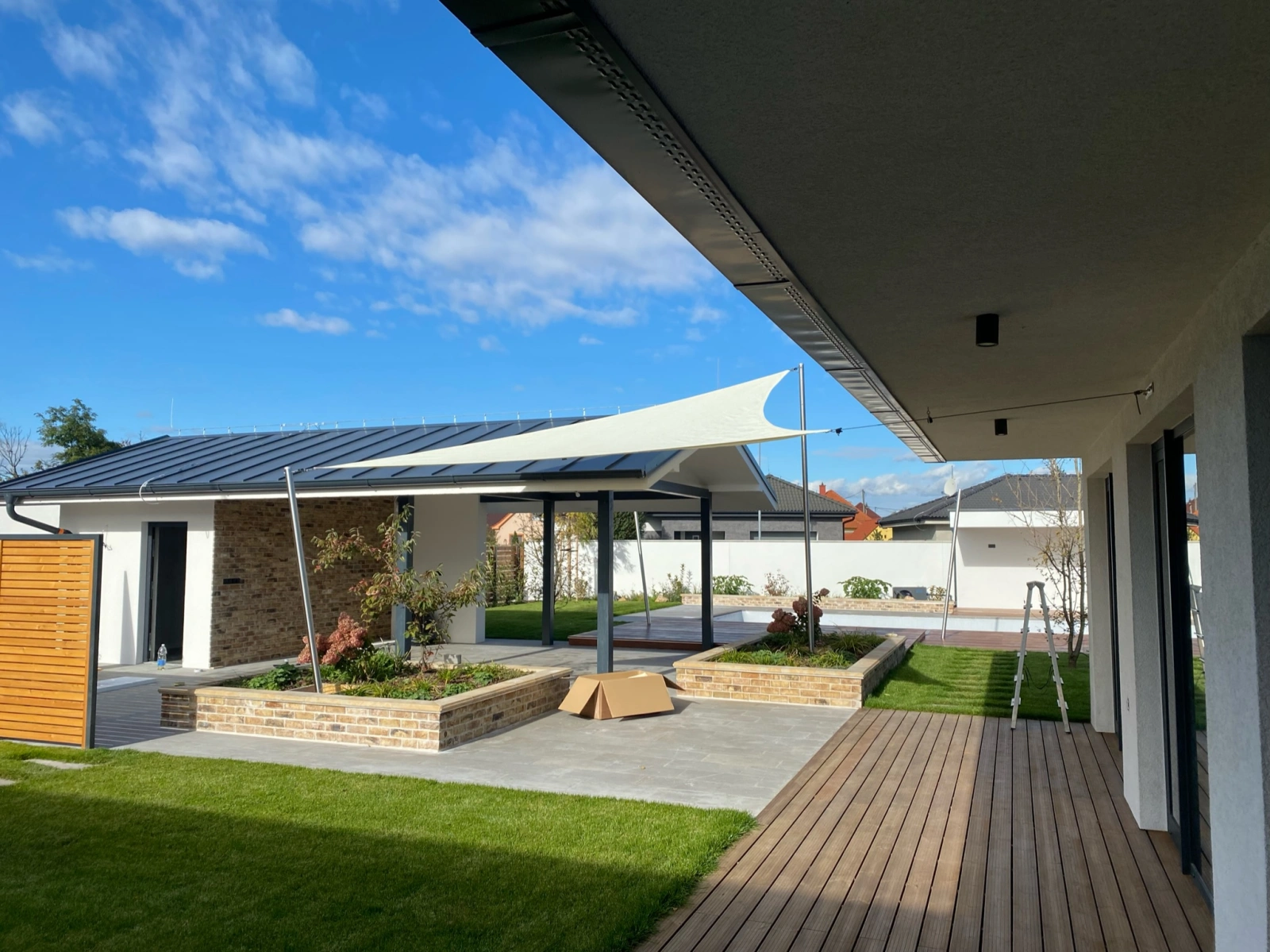 Fixné slnečné plachty