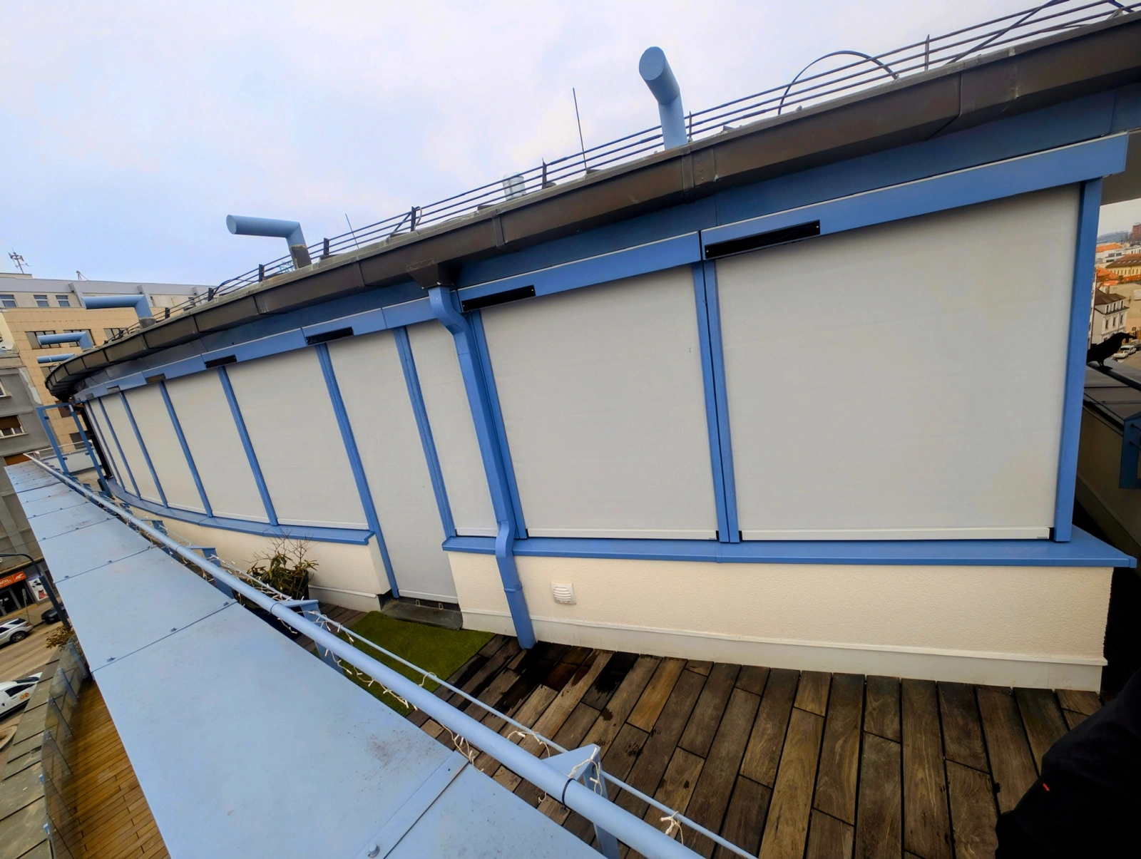 Screenová roleta na solárny pohon