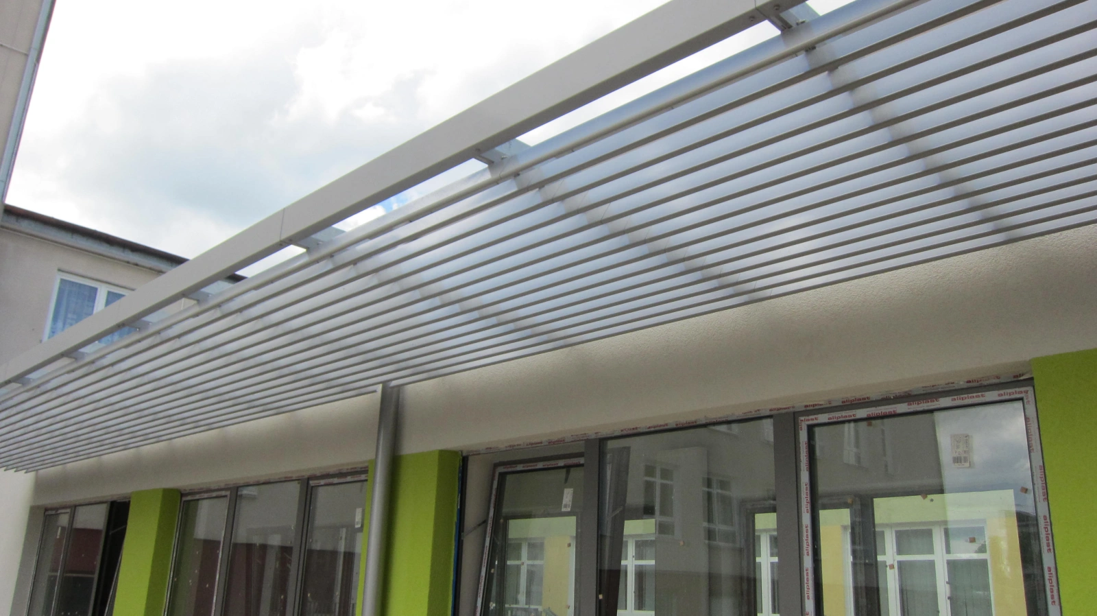 Horizontálne slnolamy